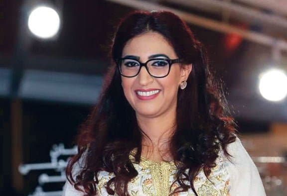 Trois questions à l’actrice Dounia Boutazout sur son rôle Halima dans la série “l’Maktoub”