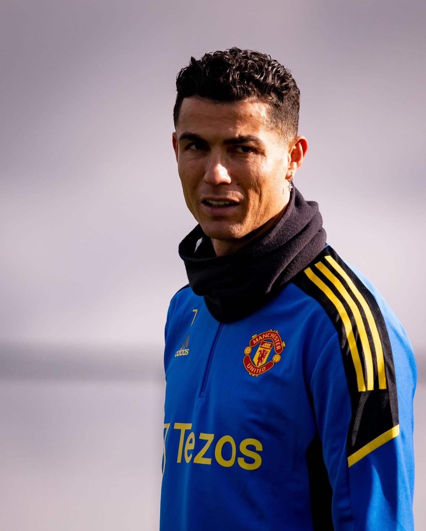 "Notre garçon, tu es notre ange" : Cristiano Ronaldo annonce la mort de son fils nouveau-né