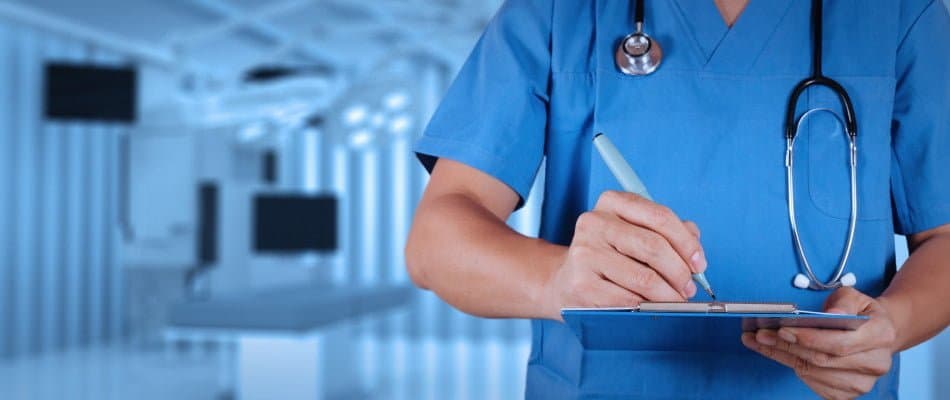 Système de santé : Voici, en chiffres, le plan gouvernemental pour combler le déficit en ressources humaines