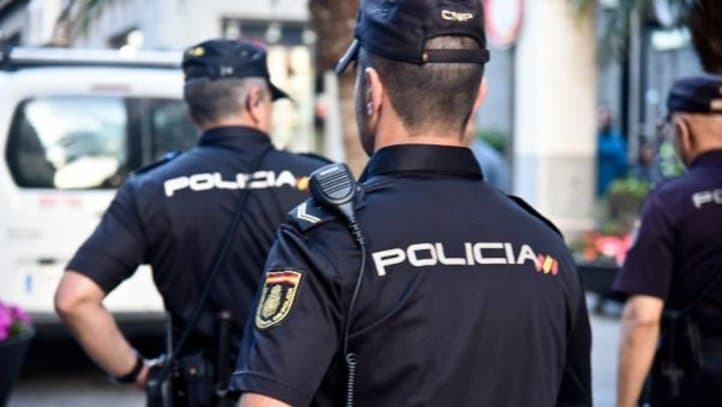 Vidéo choquante: des policiers Espagnoles cassent le bras d'une supportrice Marocaine