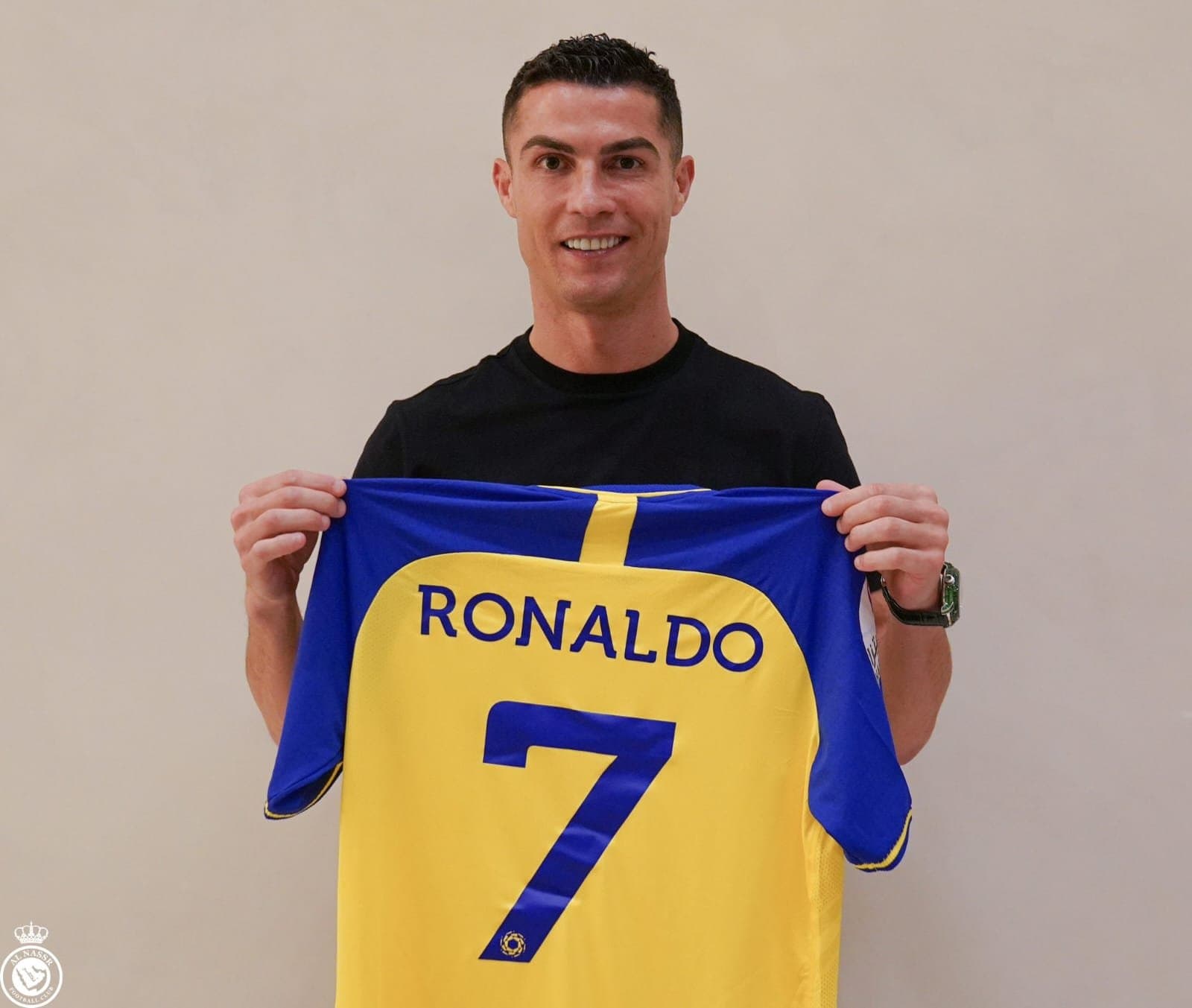 c'est officiel...Ronaldo signe pour le club saoudien Al Nasr