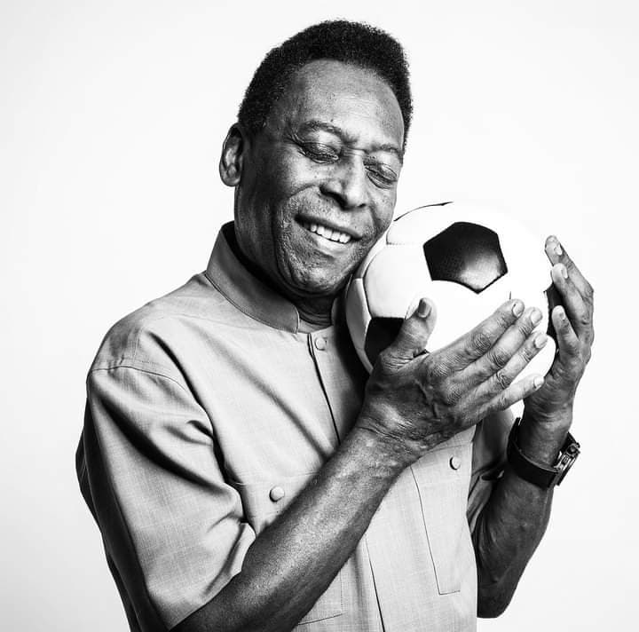 Football: La Fifa va demander à tous les pays de baptiser un stade au nom de Pelé