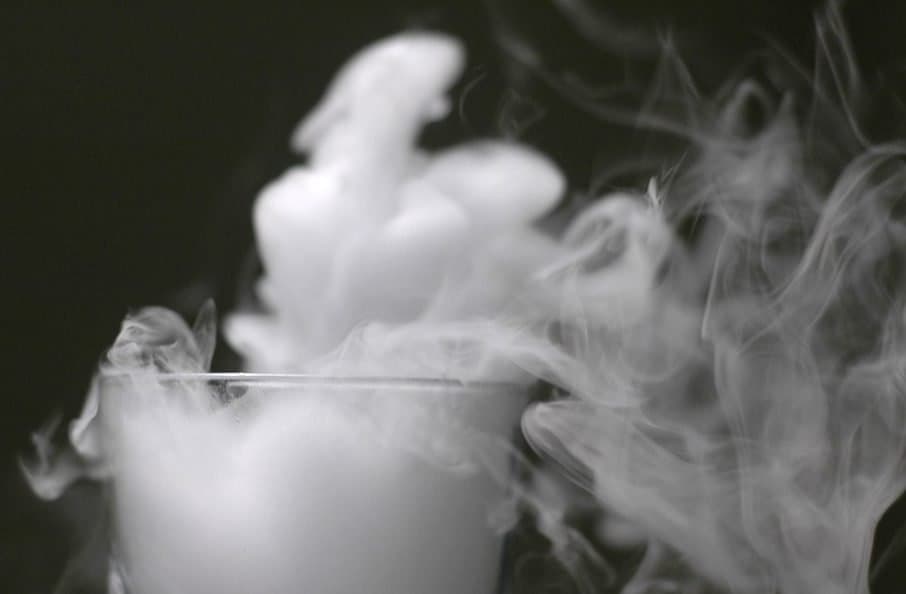 L’Indonésie alerte contre le “souffle du dragon”, un bonbon à l’azote liquide popularisé sur TikTok