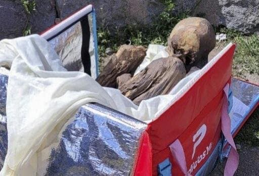 Pérou: une momie de 600 à 800 ans découverte dans le sac d'un ancien livreur