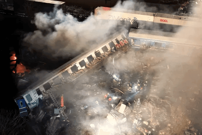 Catastrophe ferroviaire en Grèce: au moins 36 morts et 85 blessés