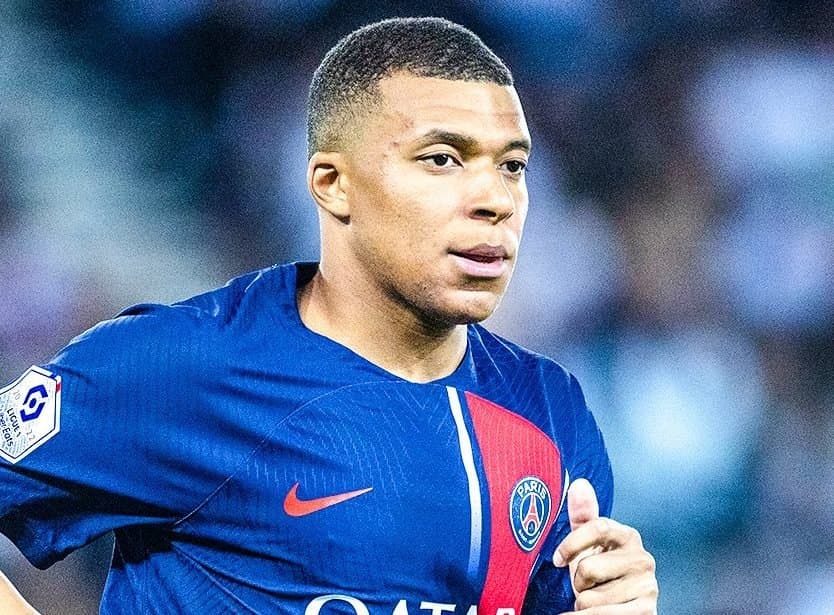 Le Paris SG autorise Al-Hilal à discuter avec Mbappé, pour 300 millions d'euros