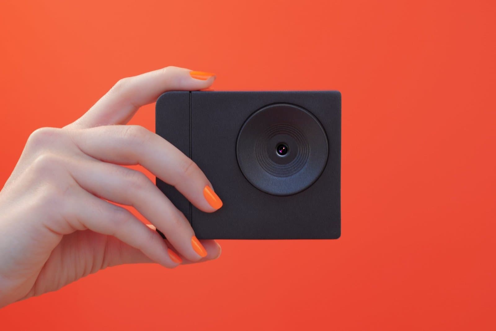 L’étrange appareil photo qui mixe prises de vues réelles et intelligence artificielle