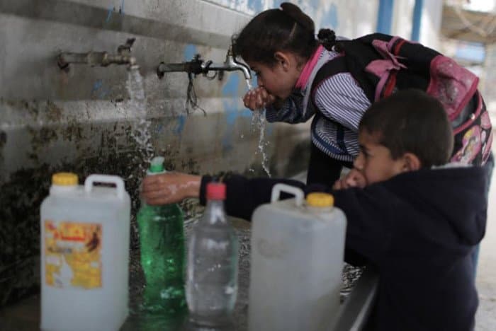 L'ONU a signalé que l'eau devient de plus en plus rare à Gaza, ce qui suscite des craintes de maladies d'origine hydrique: