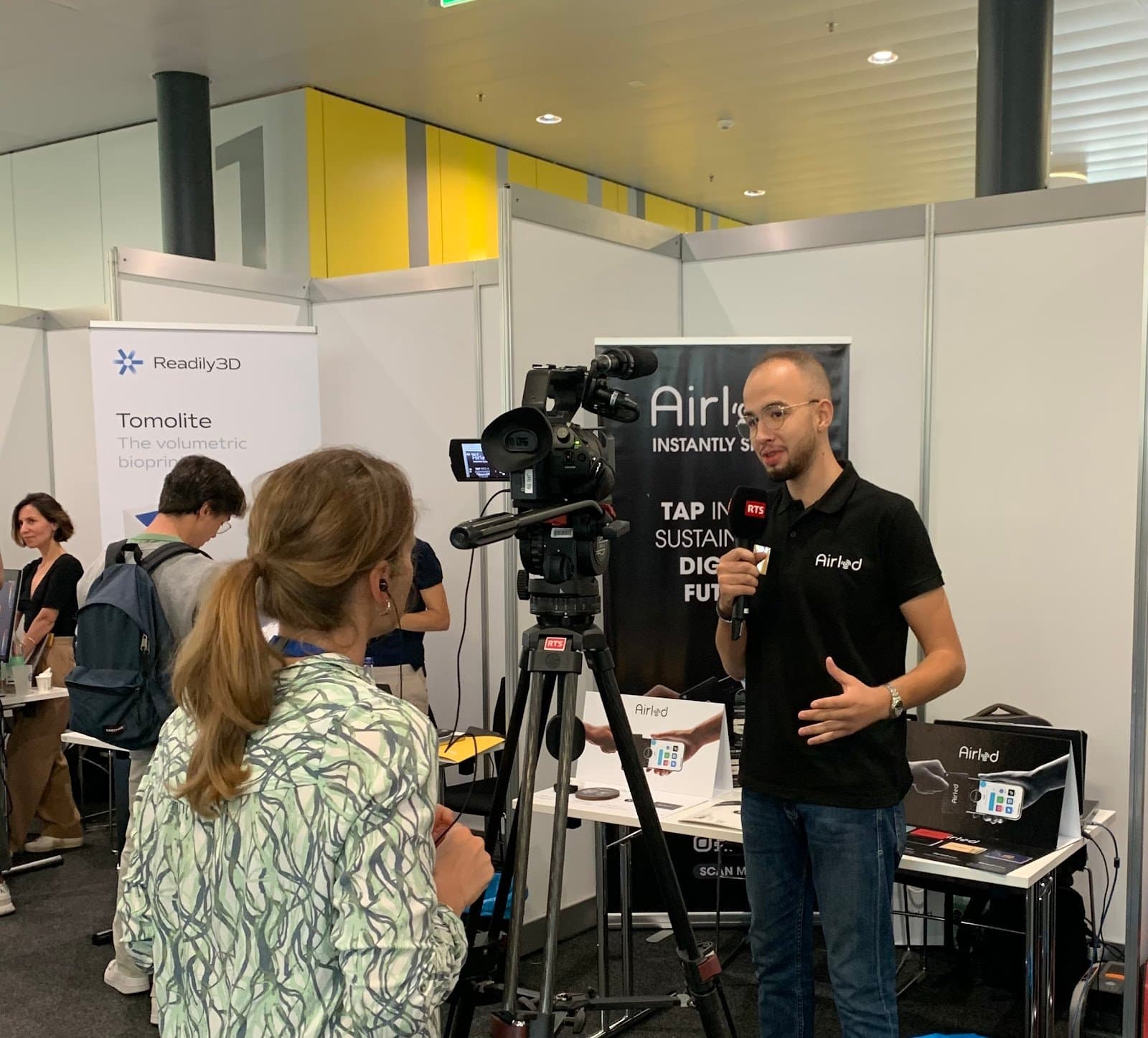 Airlod : L'Innovation en Cartes de Visite Digital au Salon Forum EPFL 2023