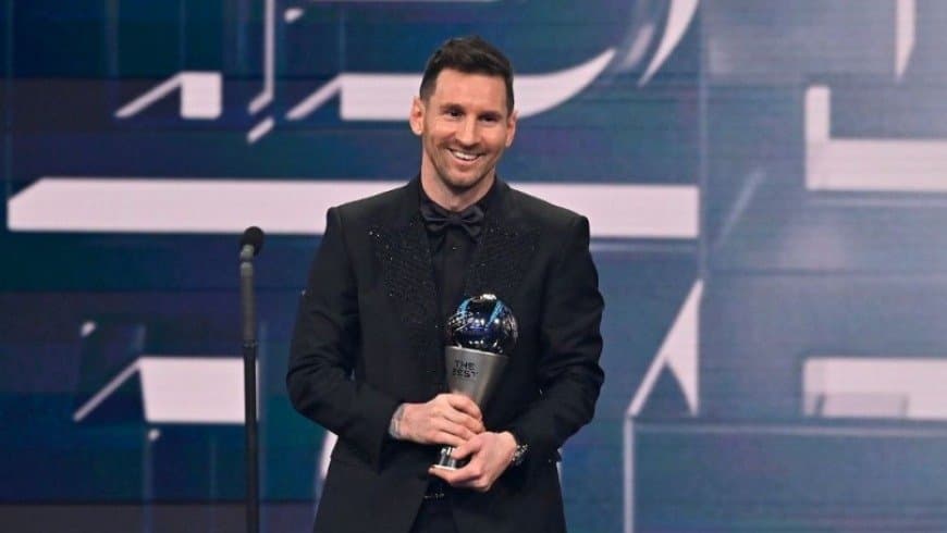 Messi remporte le prix du meilleur joueur du monde.