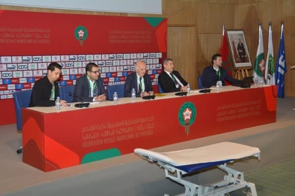  L'Université du Football organise le 1er débat sur la médecine du football.