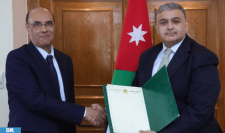 Jordanie : L'ambassadeur de Sa Majesté présente une copie de ses lettres de créance au SG du ministère jordanien des AE.