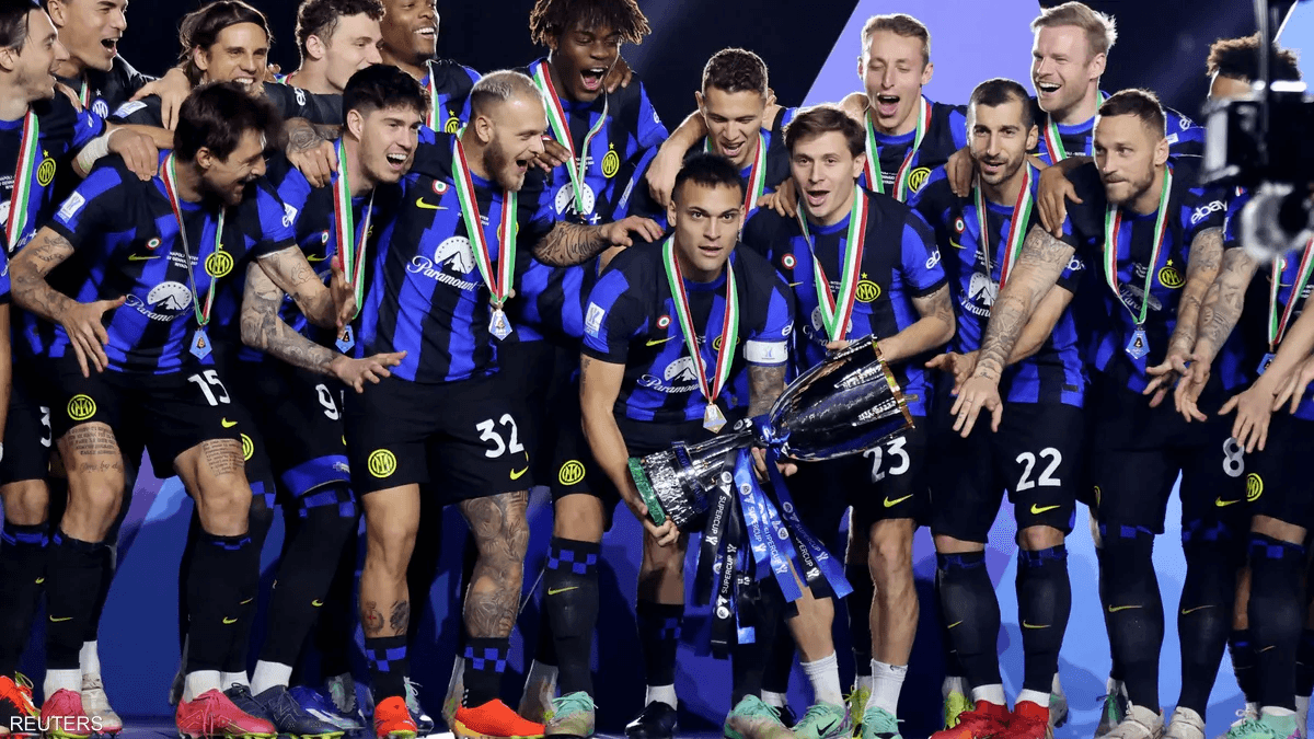 Martinez guide l'Inter Milan vers la victoire en Supercoupe italienne.