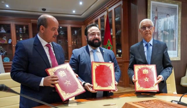 Signature d'un protocole d'accord entre le Parlement marocain et le Congrès national de la République du Honduras.