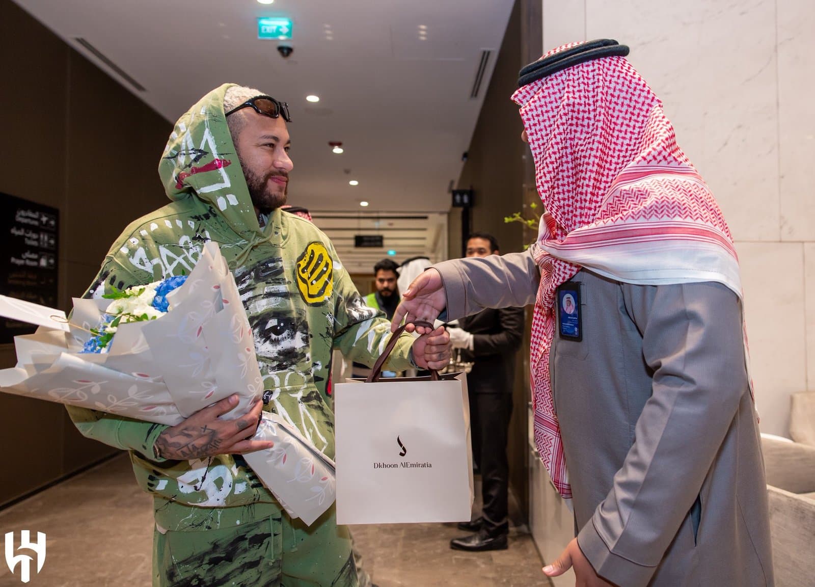 Retour de Neymar au sein de l'équipe d'Alhilal pour poursuivre son programme de rééducation.
