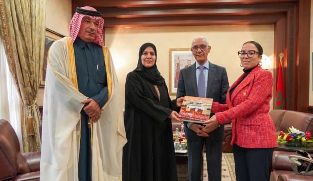 Talbi El Alami s'entretient avec une délégation du Conseil de la Choura du Qatar.