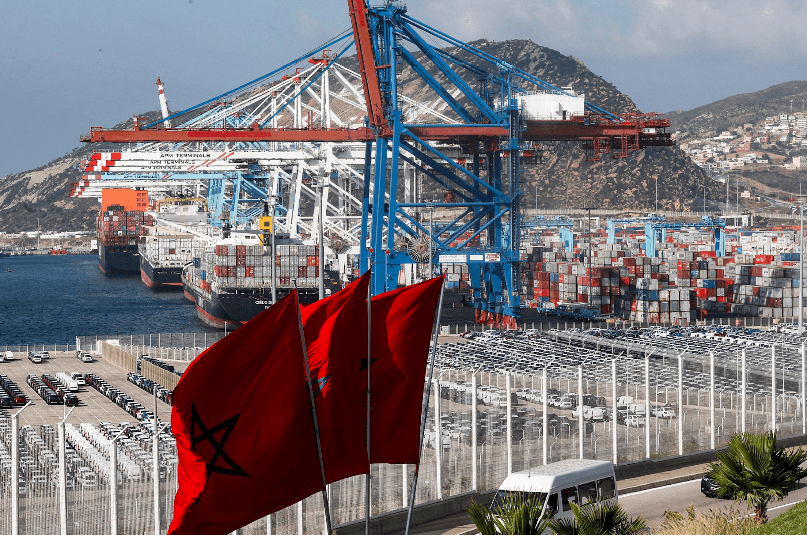 Port Tanger Med : Traitement de 8,6 millions de conteneurs en 2023.