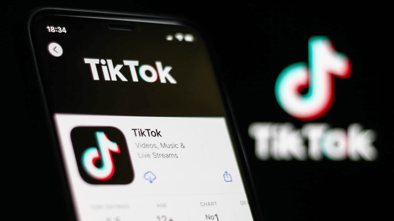 Un TikTokeur marocain suscite la controverse en exposant son épouse décédée