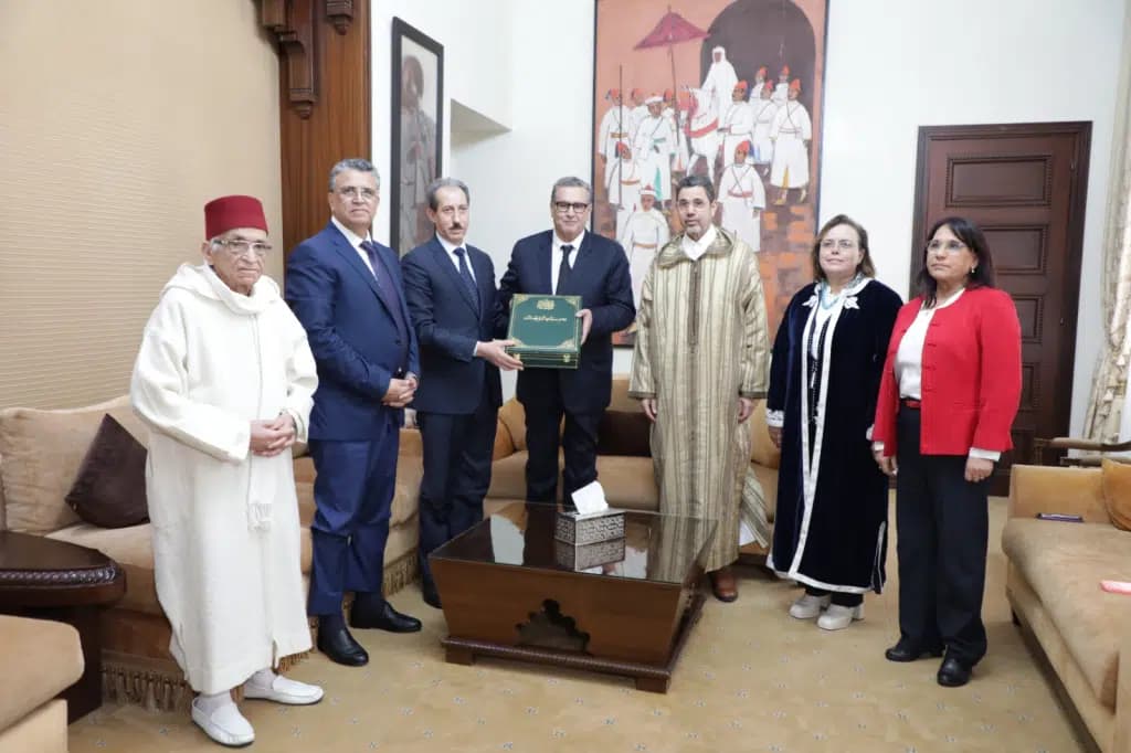 rencontre entre Akhannouch et le comité de révision du Code de la Famille pour renforcer le rôle fondamental de la famille