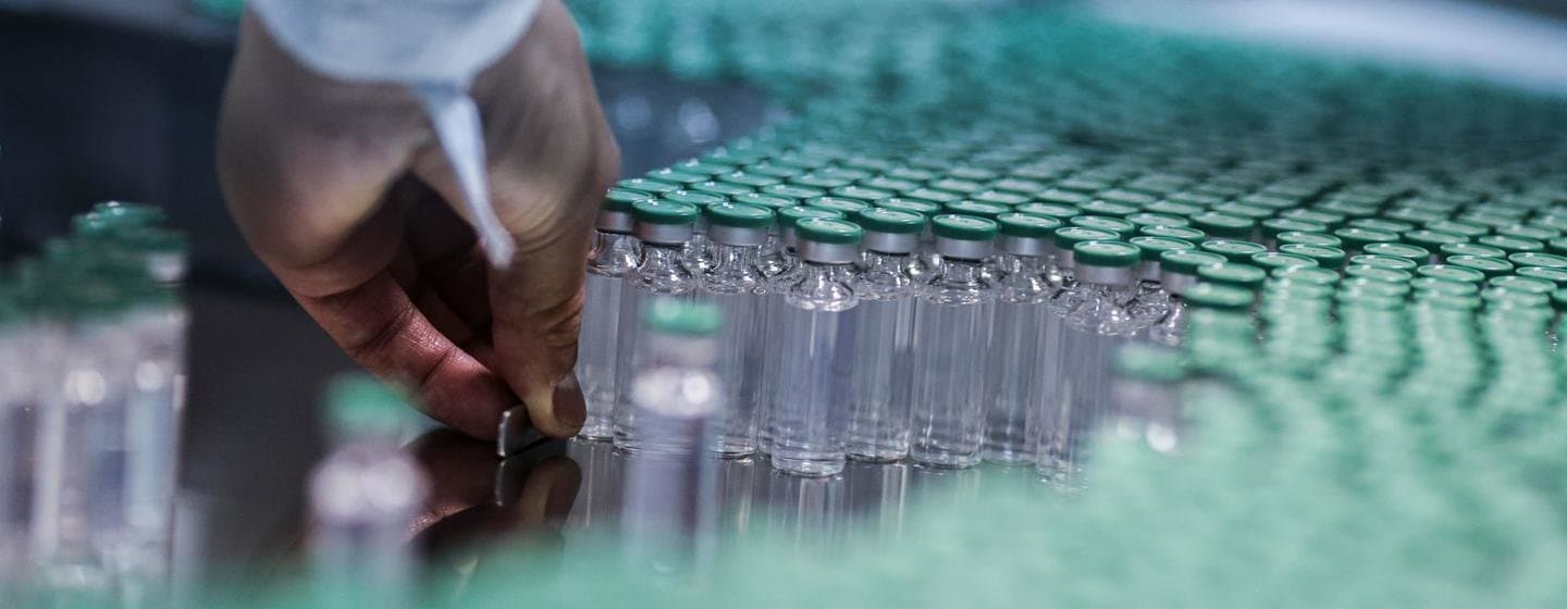 Le PDG de l'Institut des Sérums en Inde prévoit de produire des vaccins contre le paludisme et la dengue