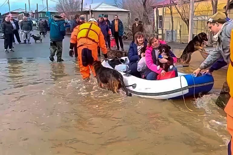 Les inondations menacent des milliers de foyers en Russie
