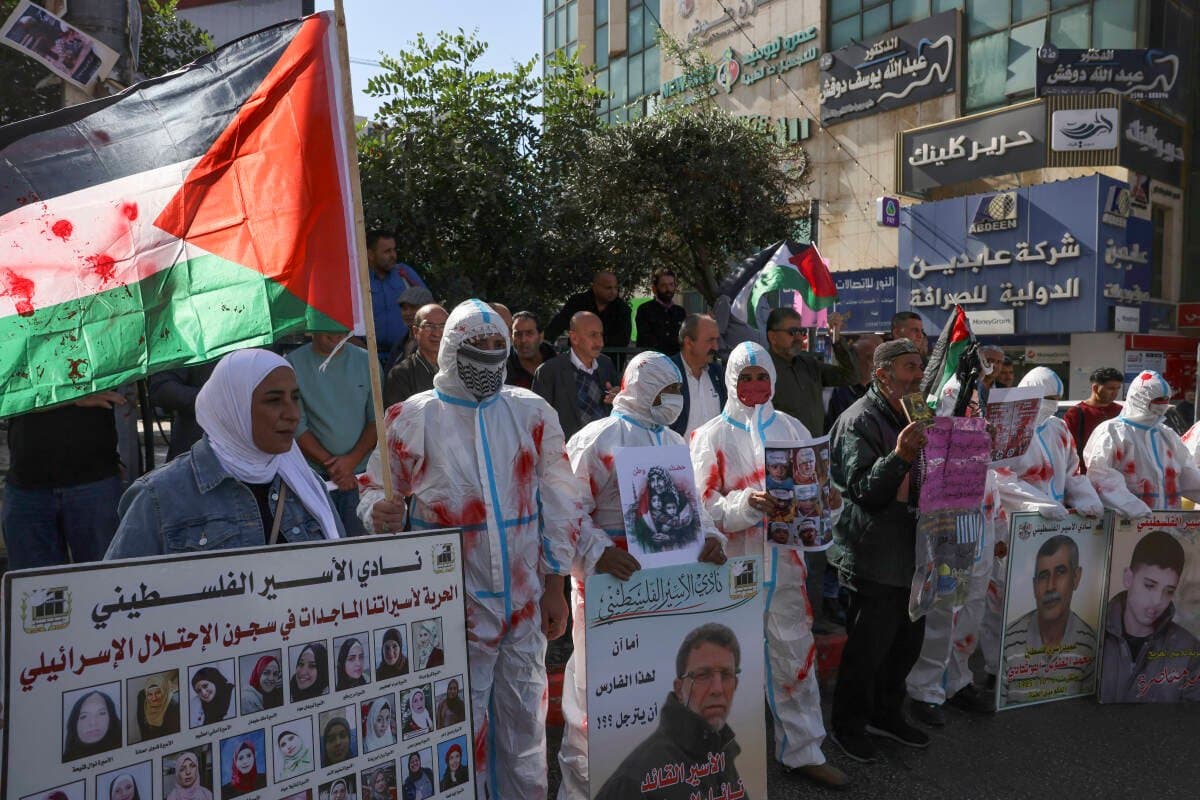 Hamas condamne les crimes israéliens contre les prisonniers palestiniens