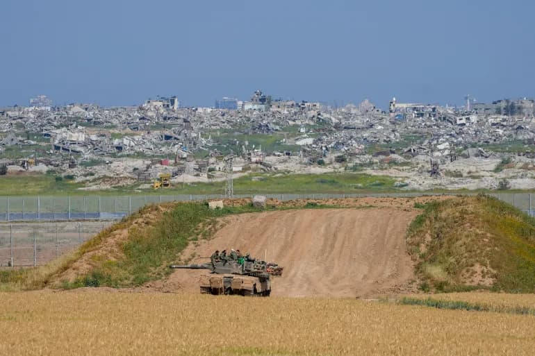 Israël lance une opération militaire à Gaza : démission des chefs militaires et nouveaux raids meurtriers