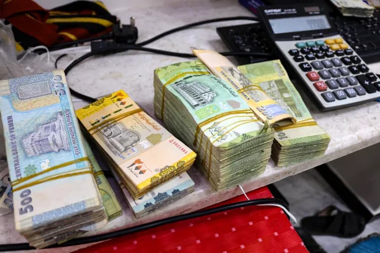 Dépassement de la barrière des 1720 pour le dollar.. Le riyal yéménite continue de s'effondrer