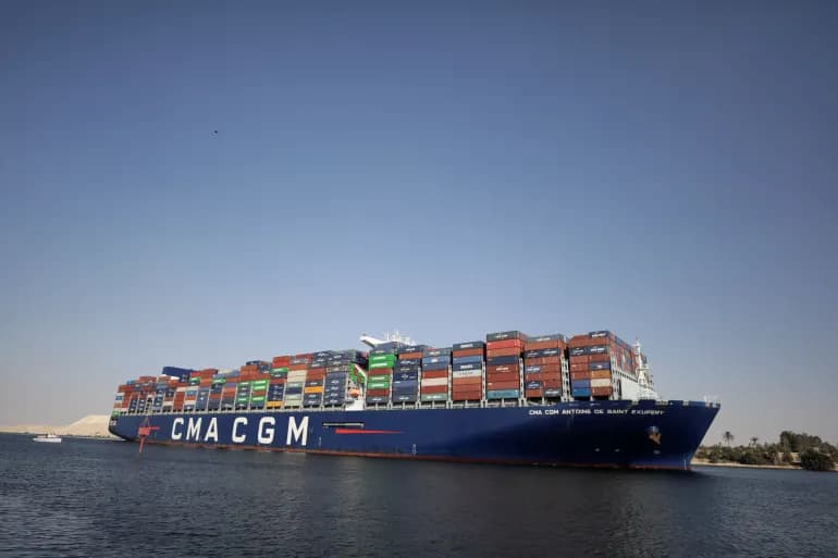 Le trafic dans le canal de Suez a diminué de 85 % en raison de la crise de la mer Rouge