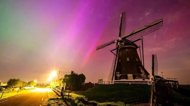 Troisième nuit d'aurores boréales.. Phénomène lumineux autour du monde