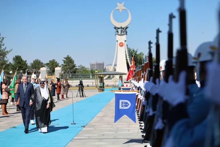 A l'occasion du 60e anniversaire de l'établissement des relations entre les deux pays. Erdogan reçoit l'émir du Koweït