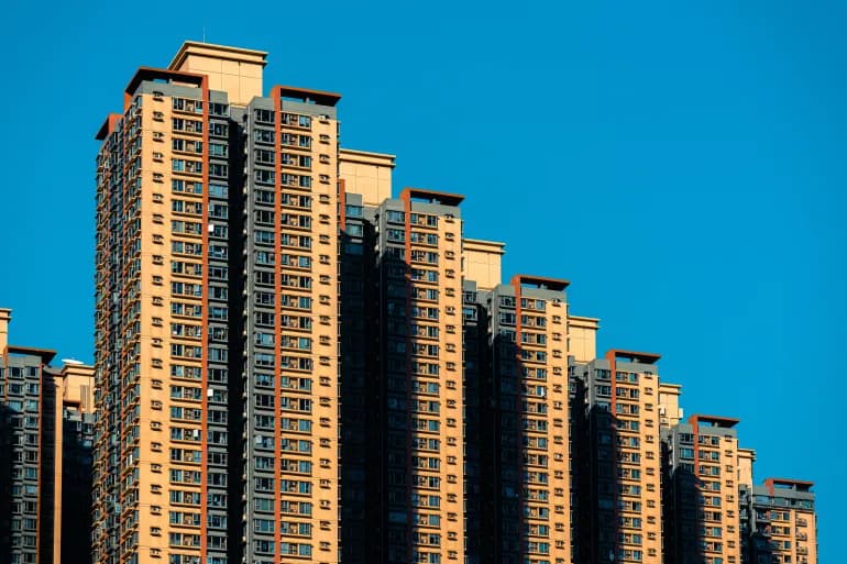 Pour faire face à la crise immobilière, Shanghai, en Chine, assouplit les restrictions sur l'achat de logements