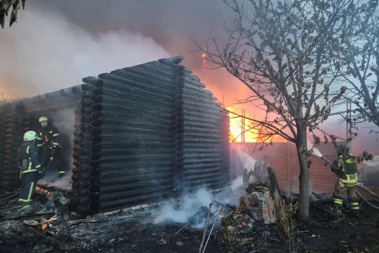 Attaque russe avec des dizaines de drones sur des centrales électriques ukrainiennes