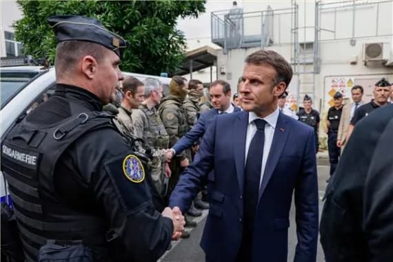 Macron de Nouvelle-Calédonie appelle au dialogue et parle d'une rébellion sans précédent