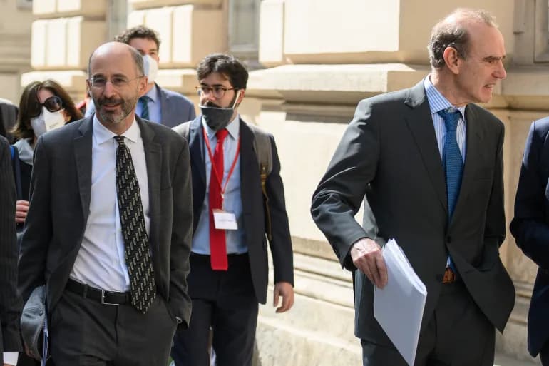 Deux législateurs républicains : des documents secrets derrière la suspension de l'envoyé américain en Iran