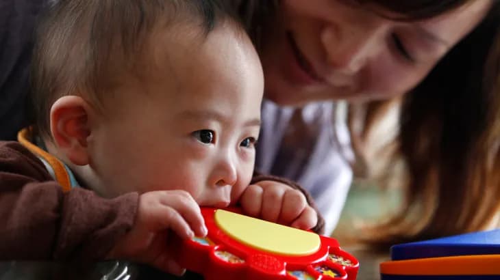 Le taux de natalité au Japon est tombé à un niveau record dangereux