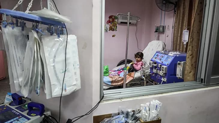 La guerre et le cancer détruisent le corps d'une jeune fille de Gaza