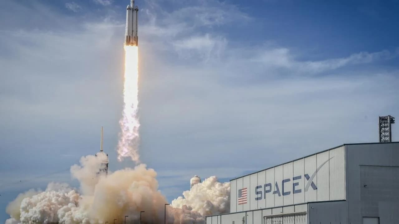 Lancement d'un nouveau satellite américain pour la surveillance des tempêtes solaires et de la météo spatiale