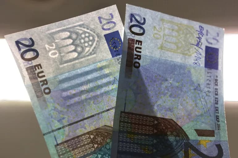 Nouvelle technologie.. Détails de la découverte d'une presse à imprimer pour contrefaire de la monnaie en Italie