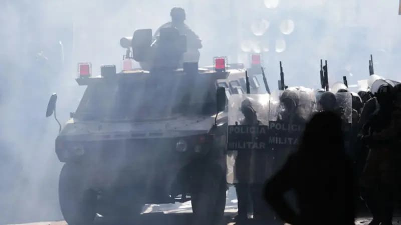 Un commandant de l'armée bolivienne arrêté après une « tentative de coup d'État » qualifiée d'« ratée »