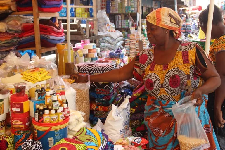 Ghana.. Les femmes dominent économiquement malgré la pauvreté et la discrimination