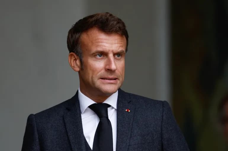 Macron cherche à élargir sa coalition pour affronter l'extrême droite
