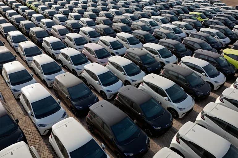 L'Europe augmente de 38 % les tarifs douaniers sur les voitures électriques chinoises