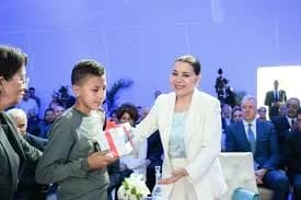 La Princesse Lalla Asmaa préside la cérémonie de fin d’année scolaire de la Fondation Lalla Asmaa pour Enfants et Jeunes Sourds