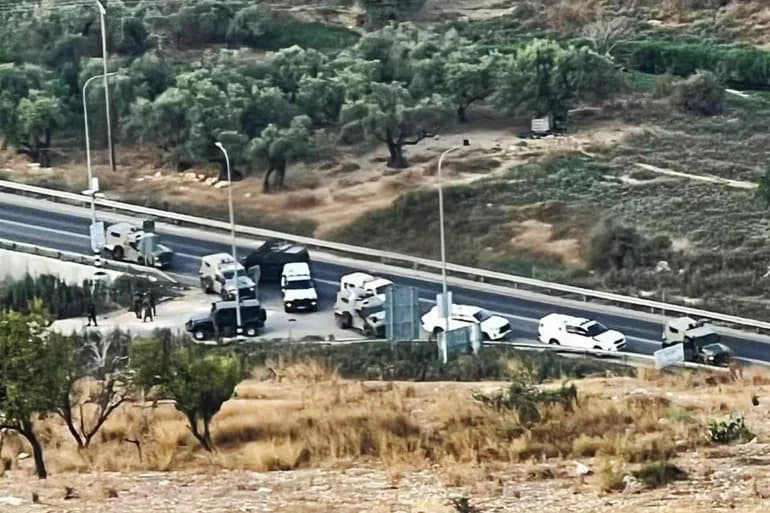 La résistance affronte l'occupation à Naplouse après que trois colons ont été blessés