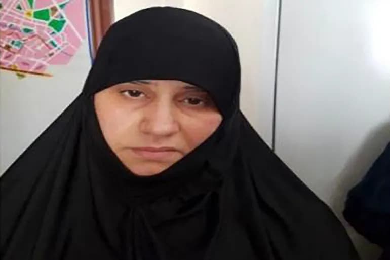 L'épouse d'Al-Baghdadi a été condamnée à mort. Découvrez son identité, ses accusations et comment l'arrêter.