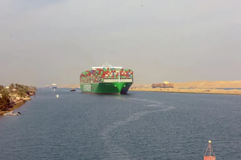 L'Egypte dément son intention de vendre le canal de Suez pour un billion de dollars
