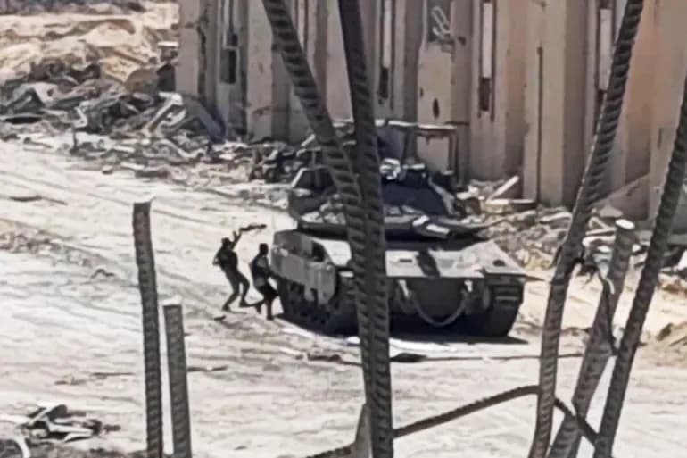 Al-Qassam annonce des soldats tués et blessés dans une embuscade à Gaza, et Al-Saraya fait exploser 3 véhicules militaires
