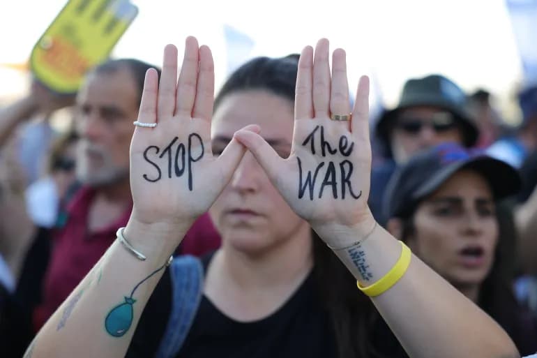 La police israélienne arrête des manifestants réclamant un accord d'échange