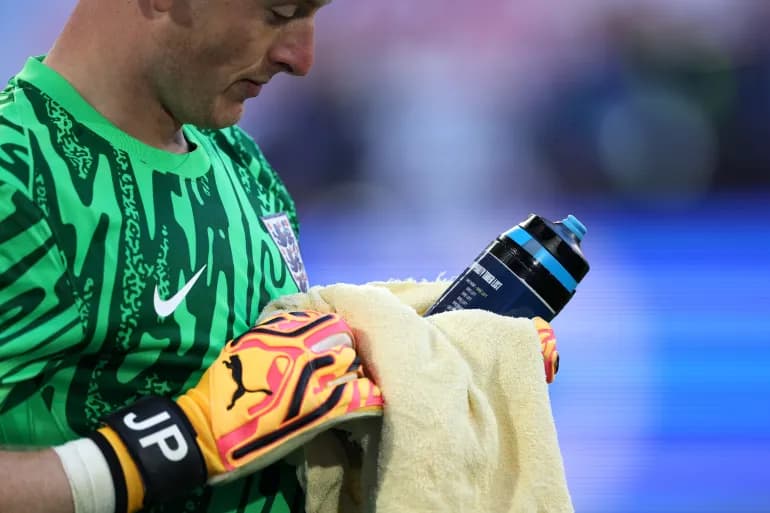 C'est ainsi que la bouteille magique de Pickford a contribué à la qualification de l'Angleterre pour les demi-finales de l'Euro 2024